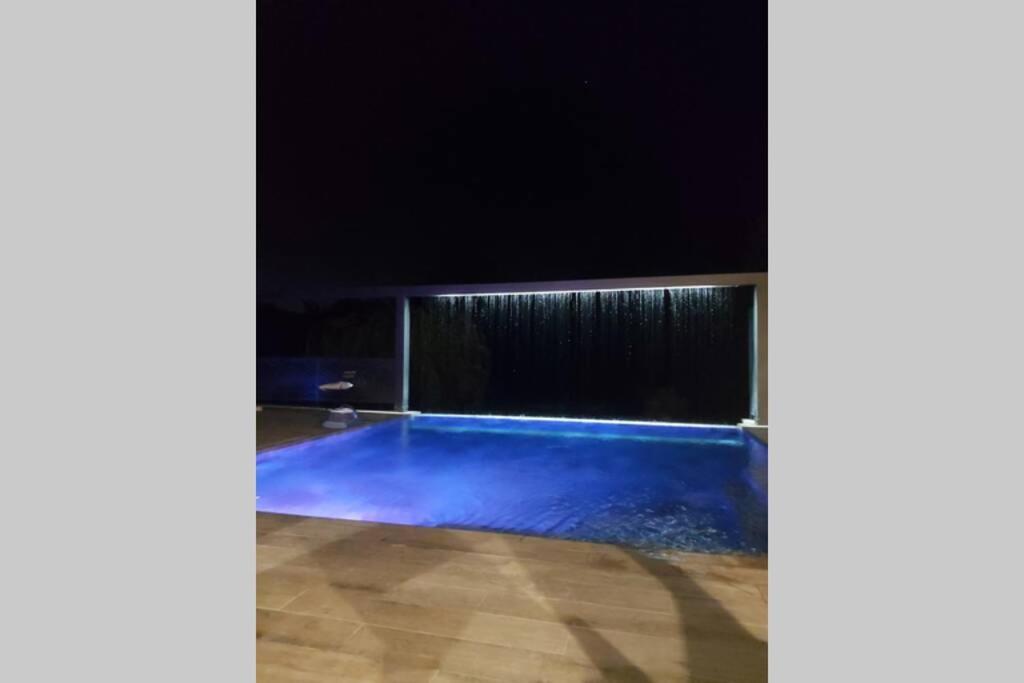 Un Petit Coin De Bali Avec Spa Et Piscine Prives Carpentras Zewnętrze zdjęcie